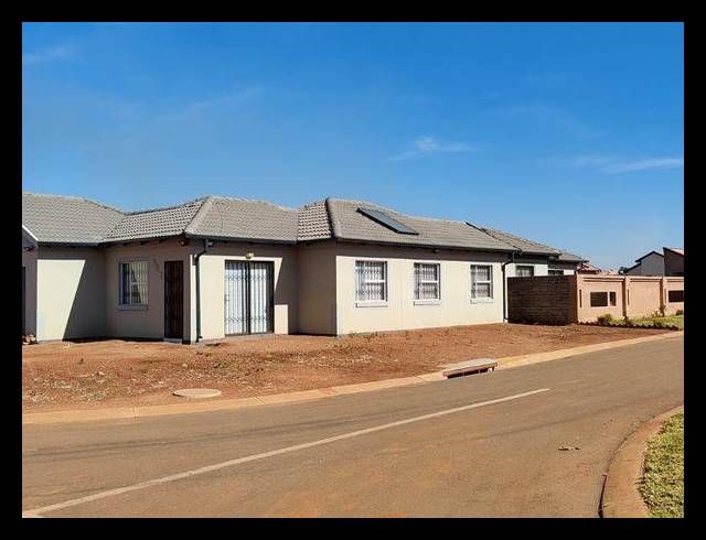 2 BEDROOM HOUSE FOR SALE IN REIGERPARK